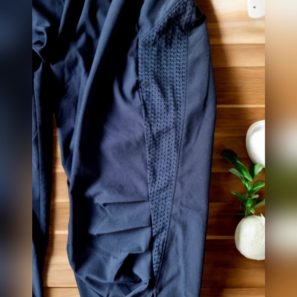 ๐3/$40 Sale! Kyodan Activewear Quick Dry Capris With Mesh Fabric & Side Ties - Picture 7 of 12